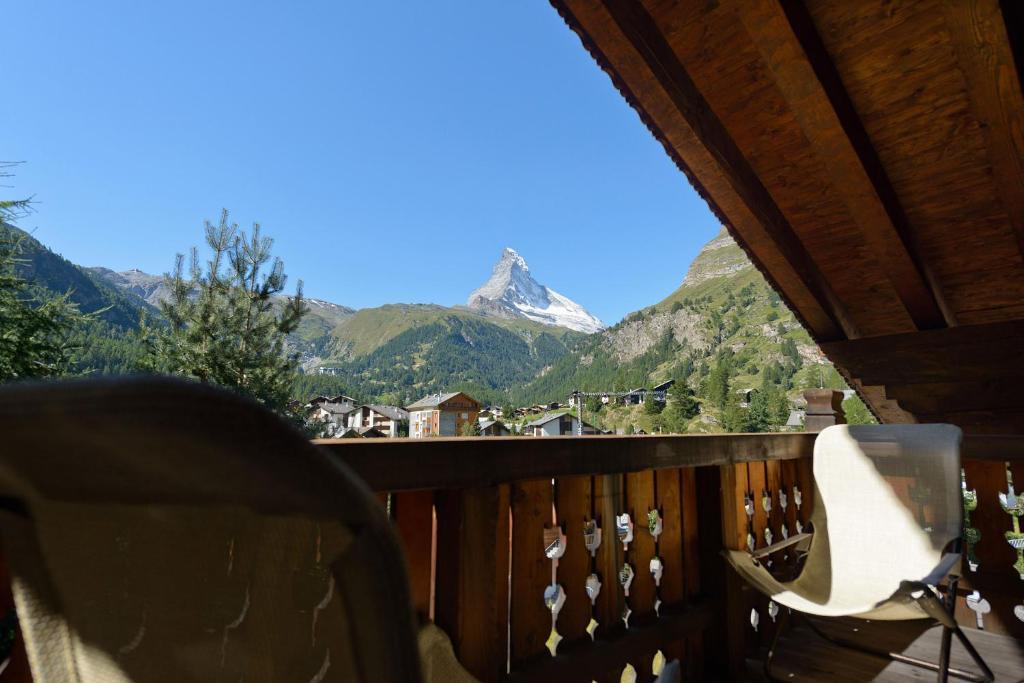 Chalet Kisseye With Heated Pool And Matterhorn Views Apartment Zermatt Room photo